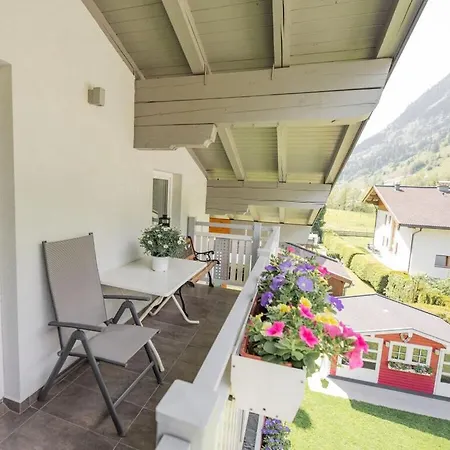 Present In Fusch Holiday home